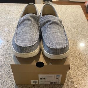 Men’s Tom’s slip on